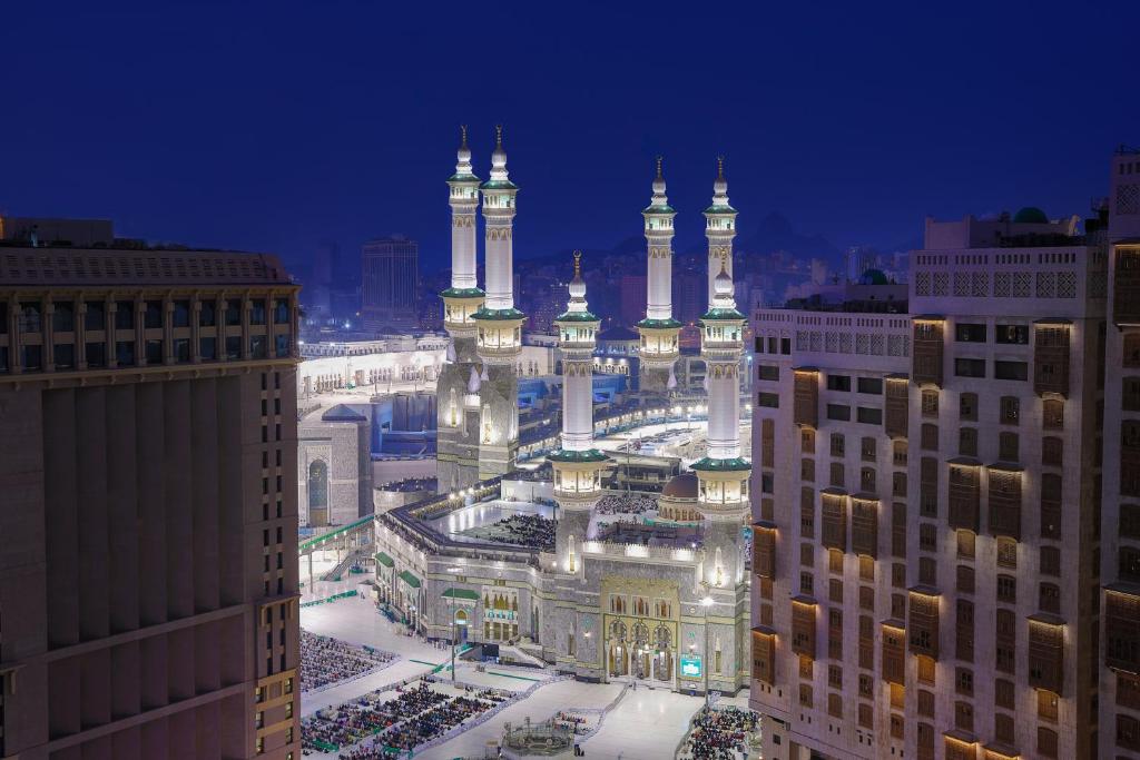 Distance from Jumeirah Jabal Omar Makkah To Haram - Umrah Travel Guide