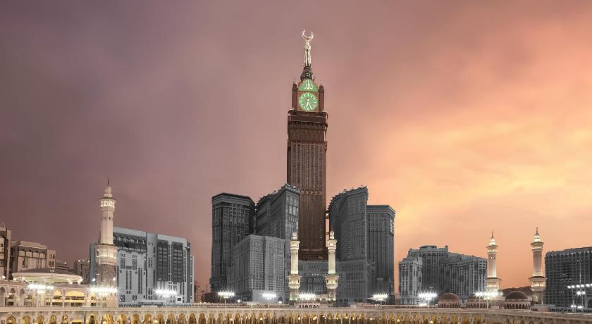 Fairmont Makkah Clock Royal Tower - 5-Star Umrah Hotel in Makkah Near Haram