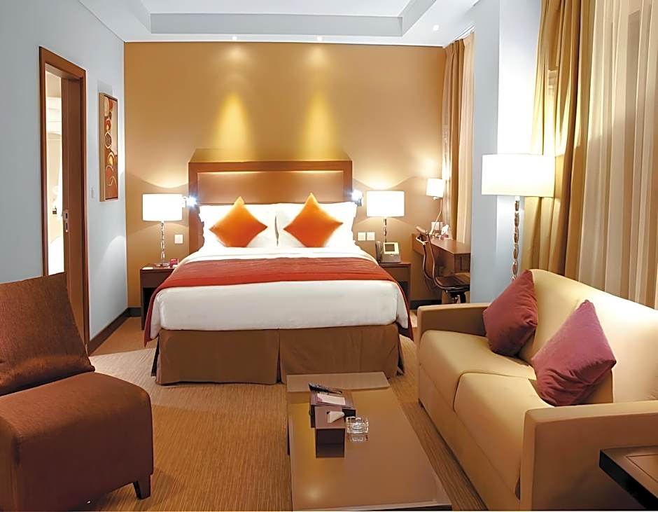 Crowne Plaza Madinah, an IHG Hotel - Deluxe hotel room interior near Masjid Nabawi, Islamic heritage accommodation amenities
