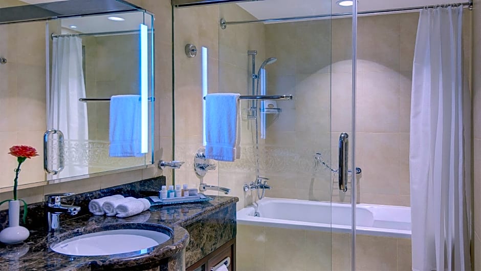 Crowne Plaza Madinah, an IHG Hotel - Deluxe hotel room interior near Masjid Nabawi, Islamic heritage accommodation amenities