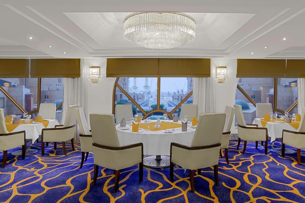 Makkah Towers - Luxury room interior with Haram view, premium Umrah accommodation facilities and amenities