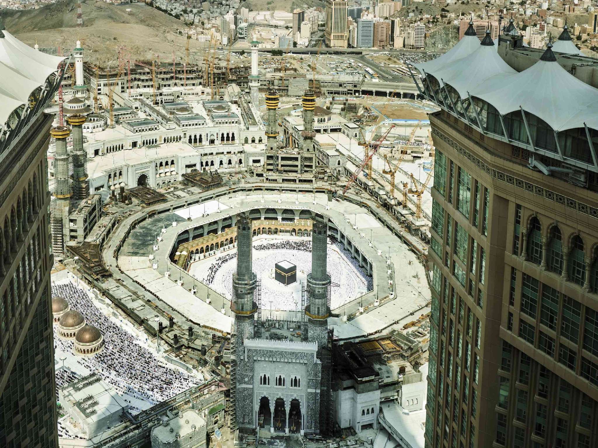 Hotels Near Haram - How to Choose the Right Hotel for Your Umrah - Umrah Travel Guide